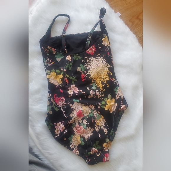 Johnny Was All Over Floral Print Bathing Suit, Size Small - Picture 6 of 7